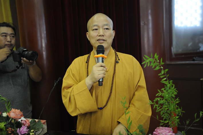 1437918297341672.jpg 大和尚在开示.jpg